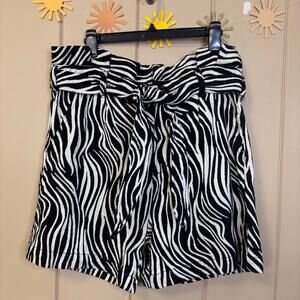 Joe’s Jeans Zebra print Shorts Paper bag style belt size 32 (14) black and white